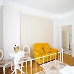 Universitate-elegant-champagne Gift- Self Check-in -therme Package On Request 아파트 부쿠레슈티