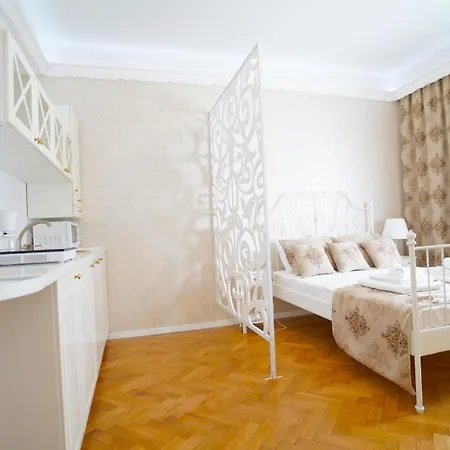 Universitate-elegant-champagne Gift- Self Check-in -therme Package On Request *