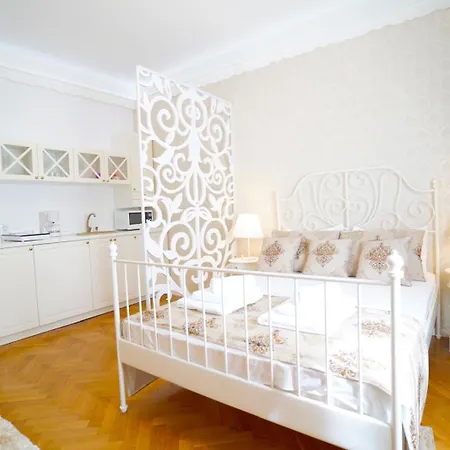 Appartement Universitate-elegant-champagne Gift- Self Check-in -therme Package On Request