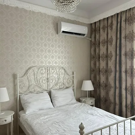 Universitate-elegant-champagne Gift Appartement