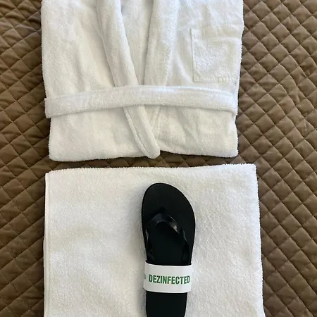 Universitate-elegant-champagne Gift- Self Check-in -therme Package On Request