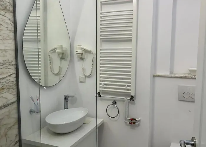 Universitate-elegant-champagne Gift- Self Check-in And Out Апартаменти *