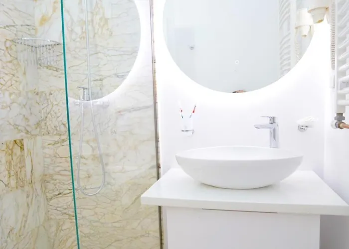 Universitate-elegant-champagne Gift- Self Check-in -therme Package On Request Bucarest