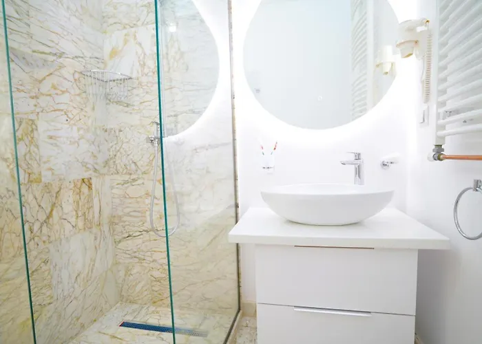 公寓 Universitate-elegant-champagne Gift- Self Check-in -therme Package On Request *