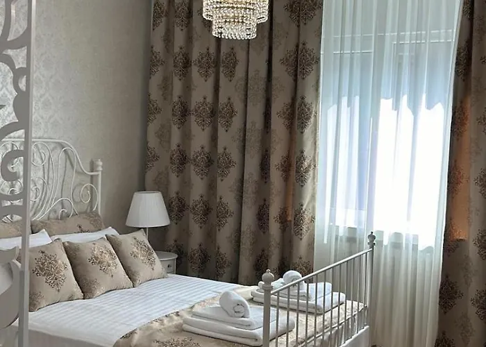 Апартаменти Universitate-elegant-champagne Gift- Self Check-in And Out Бухарест